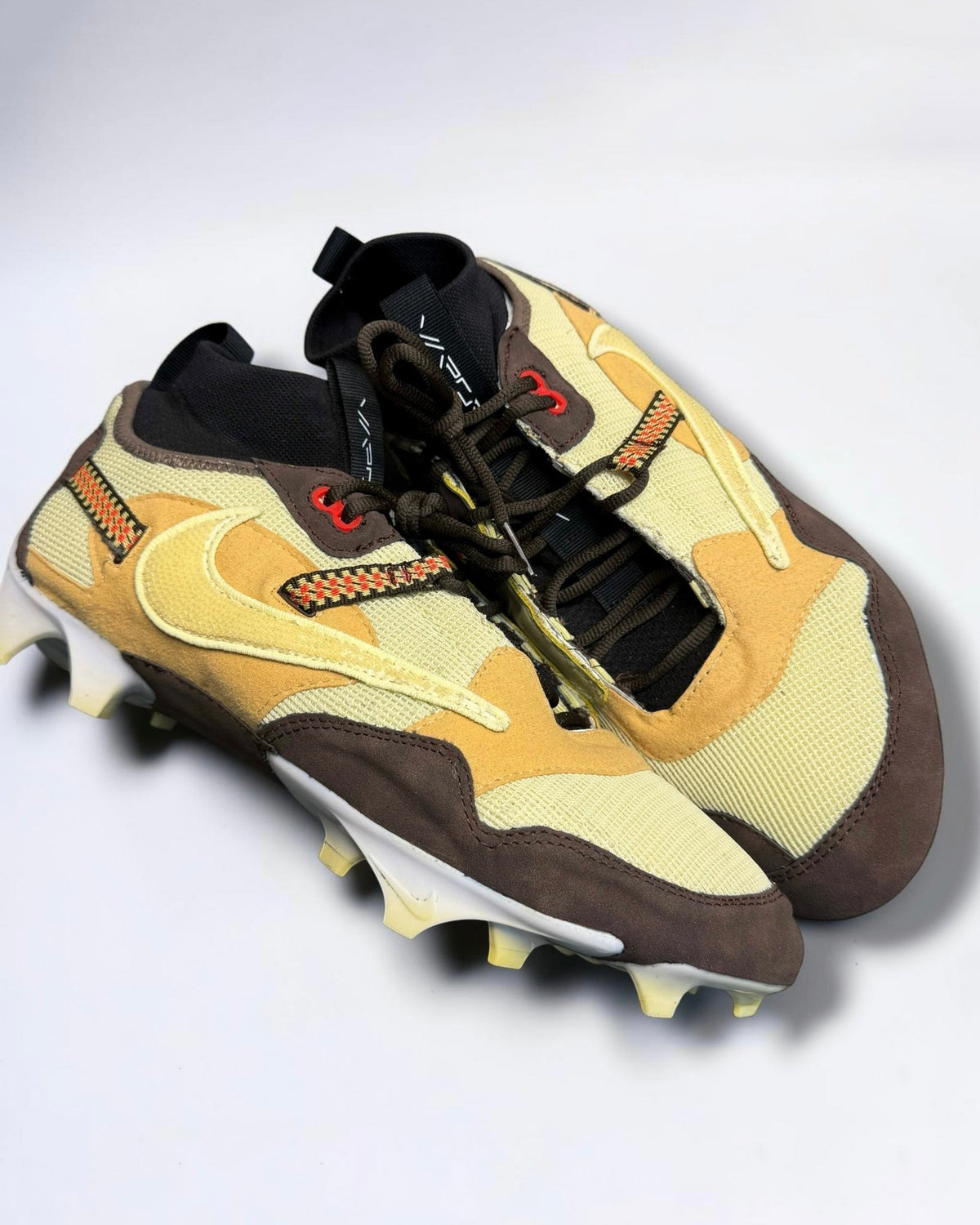 Quincy Williams Brings Travis Scott’s Nike Air Max 1 to the Football Field